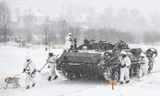 Mục kích công binh Nga đạp tuyết diễn tập tác chiến