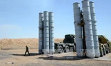 Hệ thống phòng thủ tên lửa S-300 của Nga. Ảnh: AP/TTXVN.