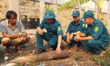 Quả đạn pháo được cơ quan chức trách đưa về nơi an toàn.