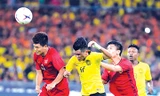 Hàng thủ Việt Nam bị đánh giá yếu ở khả năng chống các tình huống cố định. Ảnh: VSI