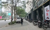 Khoét vỉa hè, chiếm dụng làm đường riêng cho ô tô