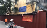 Hà Nội: Lập hàng rào tôn quây kín chung cư cũ G6A Thành Công