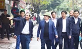 Bí thư Hà Nội kiểm tra thực địa chung cư cũ sắp cải tạo