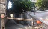 Hà Nội phong toả con ngõ nơi 2 cha con mắc COVID-19 sinh sống
