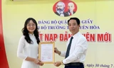 Nữ sinh Hà Nội đỗ 4 trường đại học tốp đầu được kết nạp Đảng