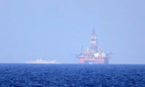 ẢNH: Vòng vây tàu Trung Quốc bảo vệ giàn khoan trái phép
