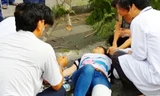 Hai nữ sinh bị cây gãy đè tại trung tâm Sài Gòn
