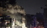 [VIDEO] Cháy lớn ở trung tâm Sài Gòn, khói cao ngút trời