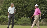 Tổng thống Obama và Thủ tướng Najib trên sân golf ngày 24/12.