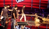 Sân khấu bị sụp ngay trong tiết mục mở màn