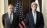 Bộ trưởng Ngoại giao Nga Sergei Lavrov và Ngoại trưởng John Kerry. Ảnh: Reuters