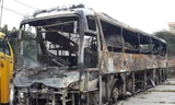Xe giường nằm chở 40 người cháy trơ khung
