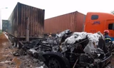 Xe container bốc cháy ngùn ngụt trên quốc lộ