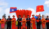 Cắt băng khánh thành Cửa khẩu Quốc tế La Lay. Ảnh: H.Thành
