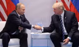 Tổng thống Nga Vladimir Putin và người đồng cấp Mỹ Donald Trump dự kiến sẽ hội đàm vào thứ Sáu (10/11) tại APEC 2017 ở Đà Nẵng. Ảnh: Reuters