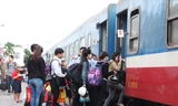 Tặng 1.200 vé tàu cho công nhân về quê ăn Tết