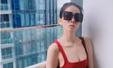 Khoe vóc dáng thon gọn đến khó tin nhưng Lệ Quyên lại bị chê tạo dáng kém duyên
