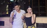 Không còn che giấu, Lệ Quyên công khai đăng ảnh đón năm mới cùng người tình tin đồn