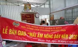 Căn nhà của chị Sương được mạnh thường quân đóng góp nhưng Chủ tịch Hội Nông dân quận Ô Môn ký quyết định trao “mái ấm nông dân”