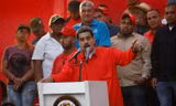 Tổng thống Venezuela Nicolas Maduro phát biểu trước đám đông ở Caracas hôm 1/5. ảnh: Reuters 