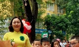 Giáo viên và học sinh Trường tiểu học Kim Liên (Hà Nội) trong ngày hội đón học sinh lớp 1 
