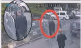 Camera ghi lại được hình ảnh ông Khashoggi nói chuyện với với vợ sắp cưới trước khi bước vào lãnh sự quán Ả rập Xê út tại Istanbul. Ảnh: AP 