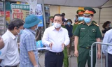 Phó Chủ tịch Thành phố Hà Nội thị sát 'ổ dịch' ở Thường Tín