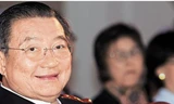 Ông chủ F&N, tỷ phú Thái Lan Charoen Sirivadhanabhakdi.