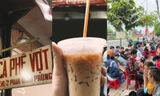 Bạn trẻ Sài Gòn thích thú với cà phê vợt