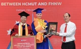 Trao tặng ‘Tủ sách Việt Nam’ cho trường ĐH Khoa học Ứng dụng và Nghệ thuật Tây Bắc Thụy Sĩ