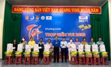 Trung tâm CTXH Thanh thiếu niên cùng các đơn vị chăm lo Tết cho đồng bào khó khăn 