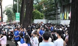 Thí sinh có mặt từ mờ sáng dự thi Năng khiếu tại trường ĐH Kiến trúc TP. HCM