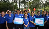 Thành Đoàn TP. HCM thăm, tặng quà cho đội hình tình nguyện tại tỉnh Đồng Tháp