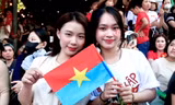Từ 2h sáng, bạn trẻ Sài Gòn háo hức đi xem Tổng duyệt diễu binh, diễu hành 