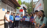 Thành Đoàn TP. HCM thăm và động viên sinh viên tình nguyện tại mặt trận huyện Nhà Bè