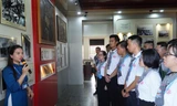 ‘Thanh niên tiên tiến’ xúc động trước những hình ảnh về cuộc đời của Chủ tịch Hồ Chí Minh
