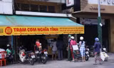 Những suất ăn yêu thương từ 'Trạm cơm nghĩa tình'