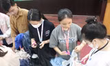 Sinh viên hưởng ứng thu gom vật liệu tái chế