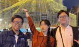 Bạn trẻ Sài Gòn nô nức xuống phố chơi Noel
