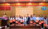 Trao ‘Học bổng khuyến khích tài năng’ cho 6 sinh viên Việt Nam