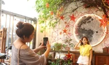 Bạn trẻ bị thu hút bởi những quán cà phê 'chill' ở Sài Gòn mùa Trung Thu