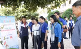 Thành Đoàn TP. HCM thăm, tặng quà các chiến sĩ tình nguyện 'Mùa Hè Xanh' trên đảo Phú Quý 