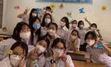 Teen cuối cấp TP.HCM đi học lại: Vui vì được gặp bạn bè, cảm thấy tập trung hơn học ở nhà