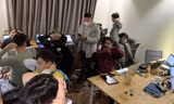 Đột kích 'bản doanh' của ổ nhóm lừa đảo ở Hà Nội