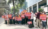 Người dân nhiều năm đi đòi quyền lợi khi mua dự án condotel Hạ Long. Ảnh: Ngọc Mai