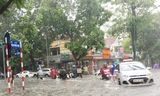 Hơn 50 tuyến phố của Hà Nội ngập sau trận mưa chiều 11/5
