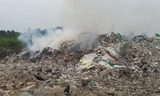 Bãi chất thải cháy nghi ngút khói