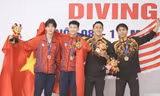 Hai VĐV Nguyễn Tùng Dương - Phương Thế Anh giành HCB cho nhảy cầu Việt Nam. Ảnh: NHƯ Ý