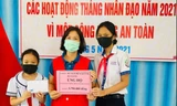 Dành học bổng đóng góp cho quỹ vắc-xin 