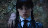 “Wednesday” của Tim Burton: Chưa đủ ma quái nhưng vẫn độc đáo, không xem thì phí!